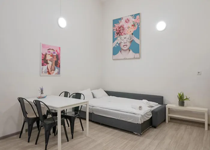 Elizabeth Apartment *