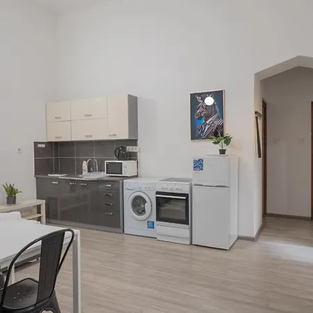 Elizabeth * Budapest