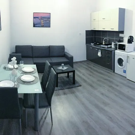Elizabeth Apartment